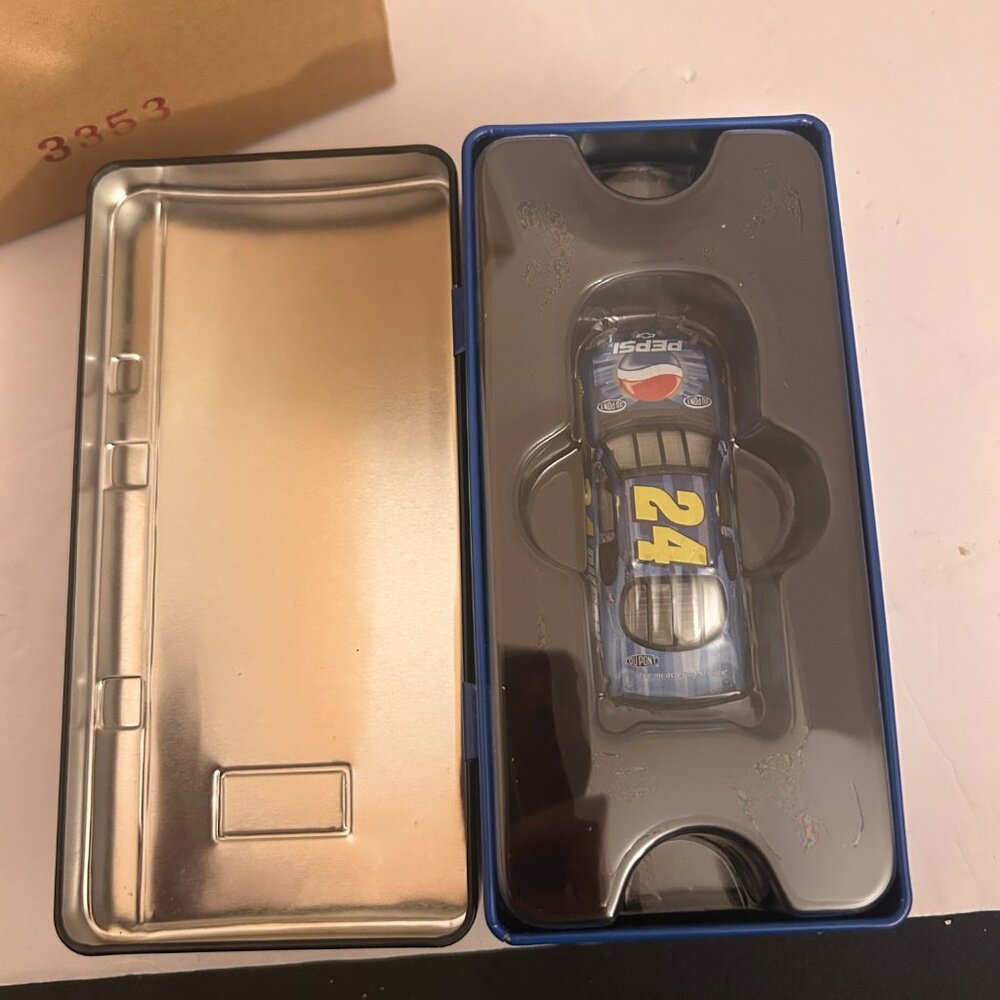 Pepsi Racing 2004 Jeff Gordon #24 Diecast Car Tin Case | NASCAR Limited Edition - Picture 12 of 16